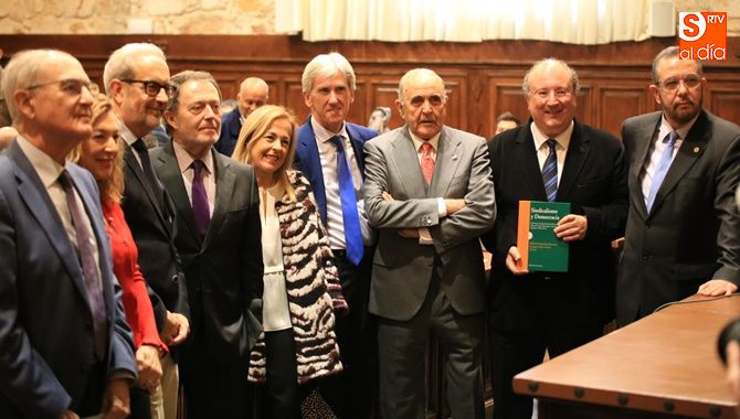 Asistentes al acto de presentación del libro Sindicalismo y Democracia, de Manuel Carlos Palomeque
