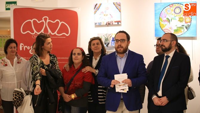 Inauguración de la exposición que puede visitarse en el Espacio Joven hasta finales de mes