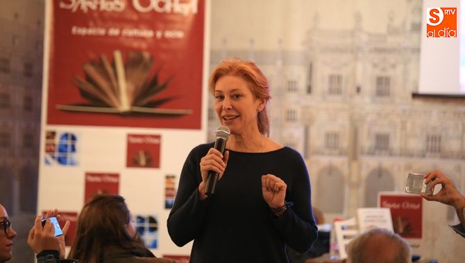 Teresa Vieja, durante la presentación en la Librería Santos Ochoa