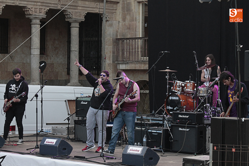 Música en la plaza San Román con el Farinato Rock (Foto de Álex López)