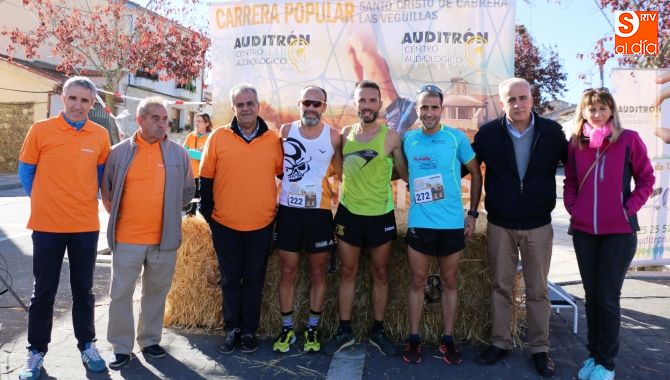 Podio masculino con organizadores y patrocinadores