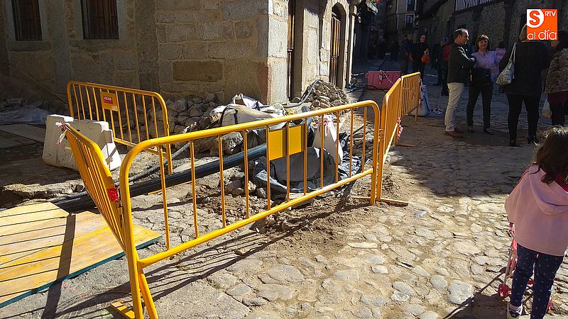 Las obras de mejora de la red de abastecimiento de agua marchan a buen ritmo