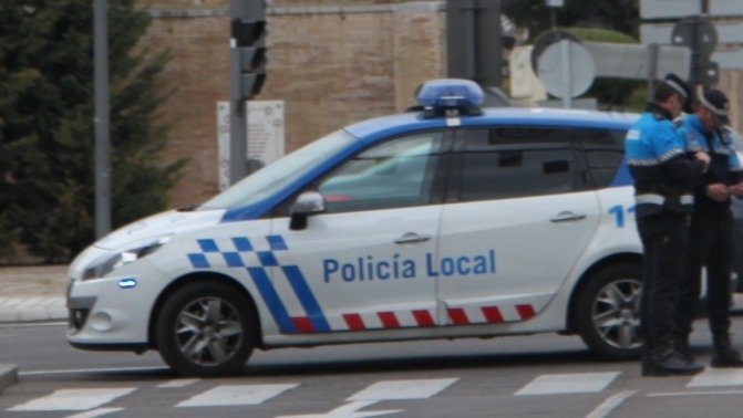 Ganemos denuncia que los servicios de comunicación interna de la Policía Local se adjudican a...