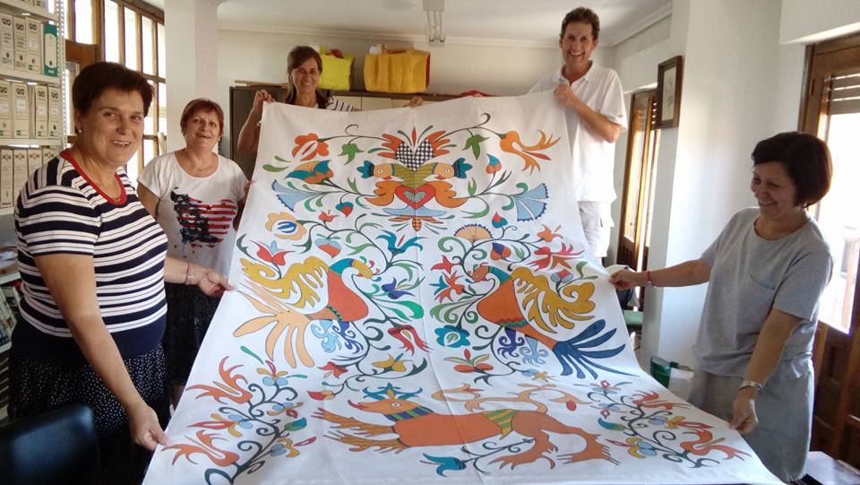 Las vecinas de Cepeda y Mogarraz han aprendido los secretos del bordado serrano