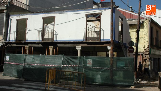 Aún permanece en pie la fachada principal del edificio