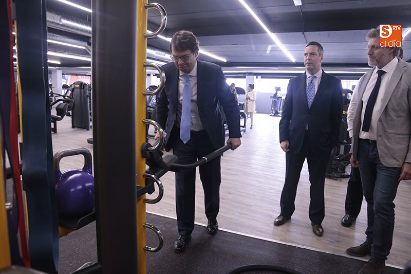 El alcalde de Salamanca, Alfonso Fernández Mañueco, en su visitado al Multiusos Sánchez Paraíso / Foto de Alejandro López