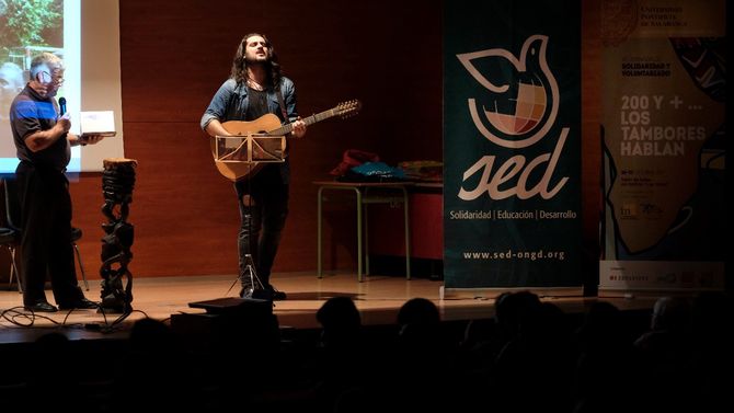 La ONGD SED presenta en la UPSA el proyecto y disco-libro Los tambores hablan  