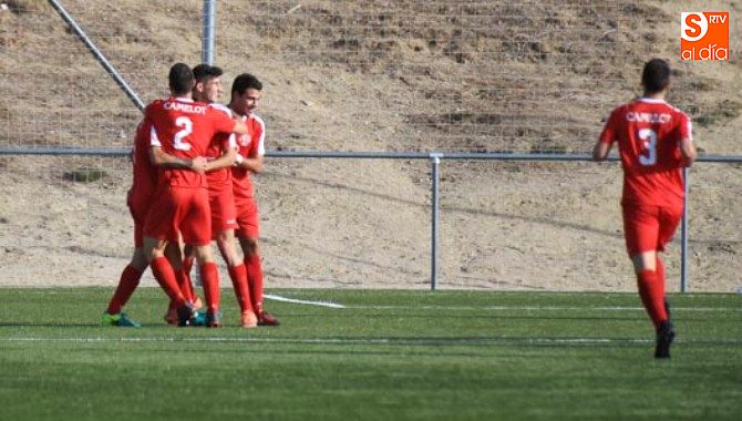 Los jugadores del Hergar Camelot celebran un gol ante la Cultural