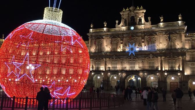 Bola de Navidad en la Plaza Mayor de Salamanca
