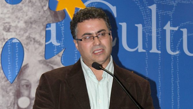 Carlos: un ausente muy presente  