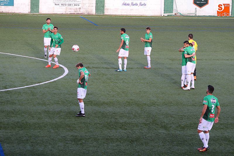 Un CD Guijuelo falto de puntería firma las tablas frente al CF Talavera (0-0)