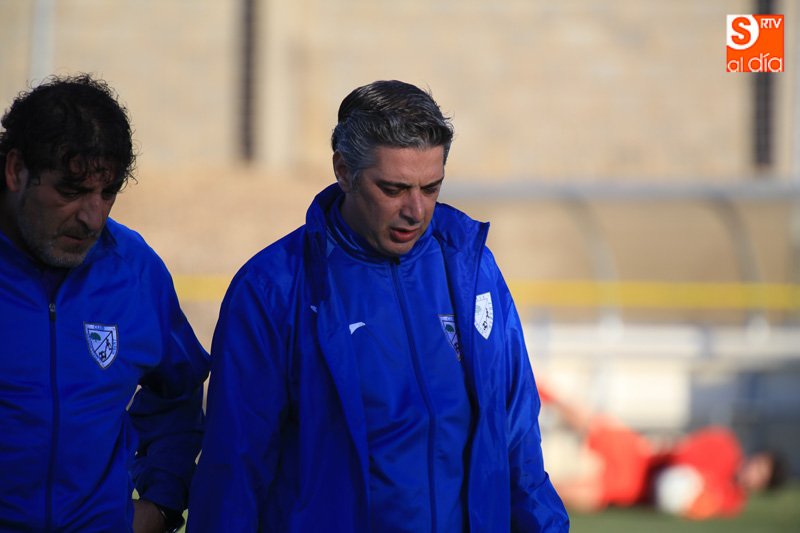 El técnico del Ribert, Juanfran Ingelmo, (derecha), junto a su ayudante, Charly.