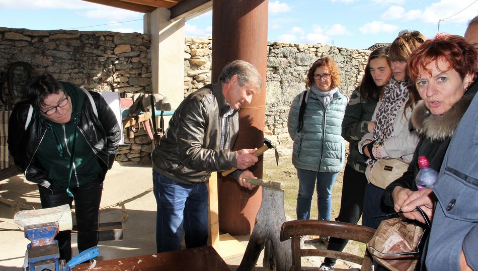 Los integrantes de la AMPA conocieron el uso del algunas de las herramientas tradicionales / APF