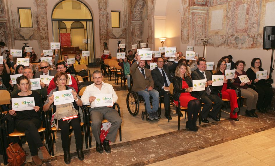 La Fundación ONCE de Atención a Personas con Sordoceguera celebra 10 años de labor en Castilla y ...
