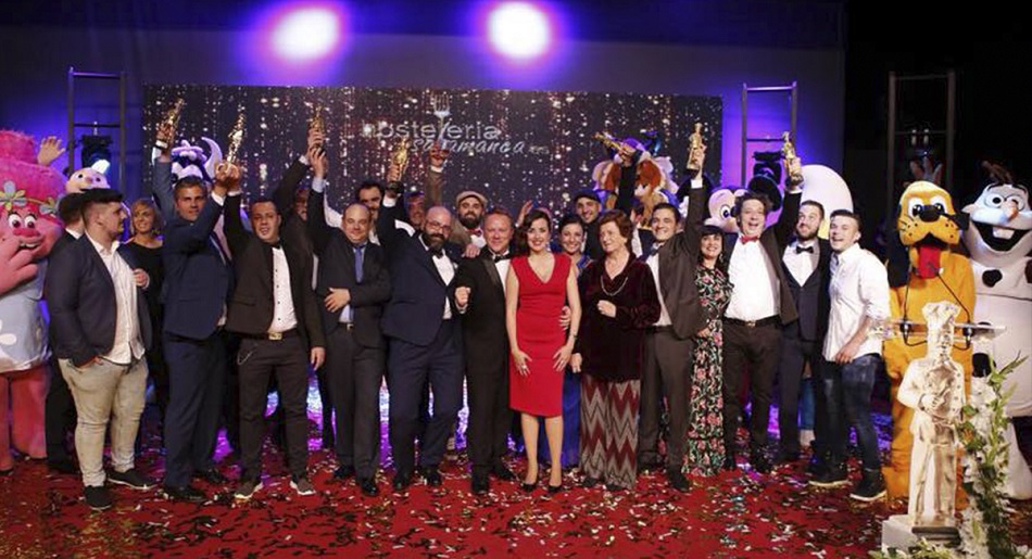 Foto de famlia de organizadores y galardonados / FOTO Y VIDEO: hosteleriadesalamanca.es