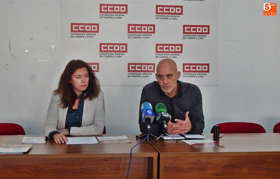 Angélica Gutiérrez y Emilio Pérez, en su comparecencia para presentar el informe de migraciones 2017