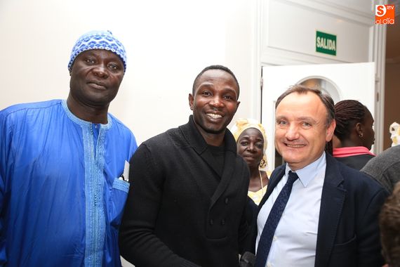 El subdelegado del Gobierno, en la fiesta grande de los senegaleses. Fotos: Alberto Martín