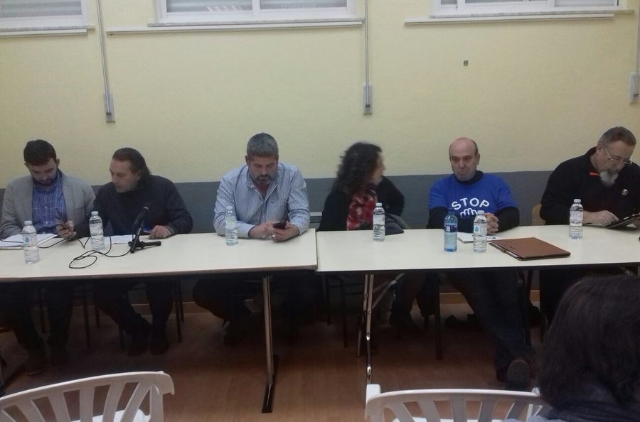 La charla-debate sobre la mina de uranio congrega a más de un centenar de personas