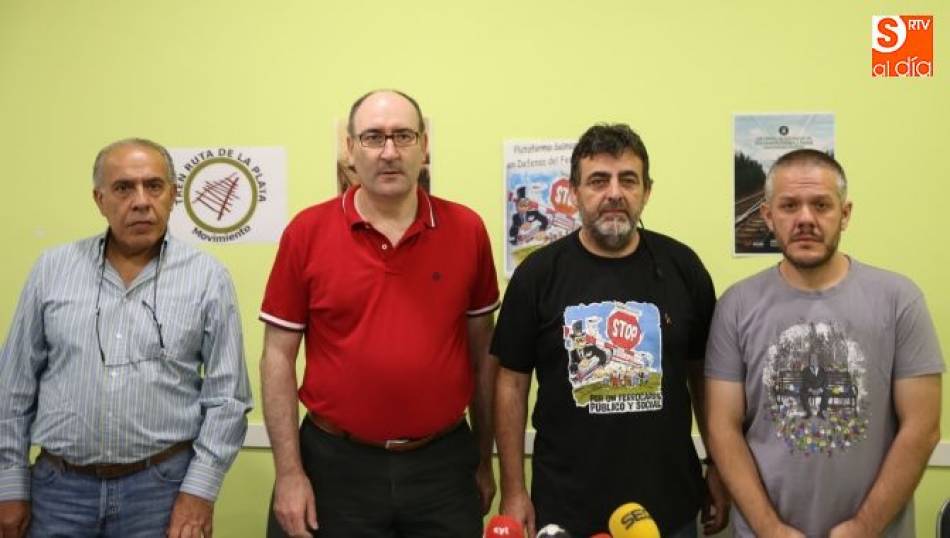 Representantes de la Plataforma en Defensa del Ferrocarril / Foto de Alberto Martín