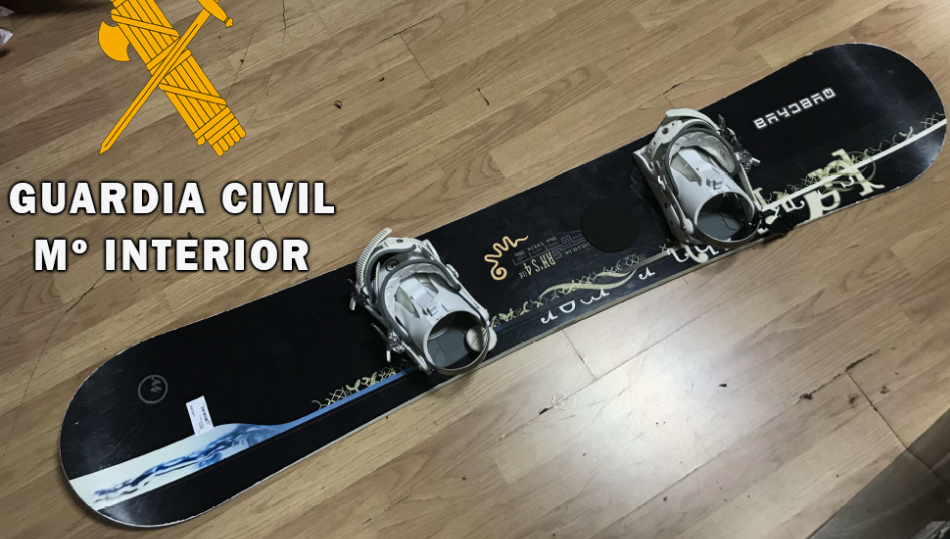 Tabla de snowboard incautada a los ladrones