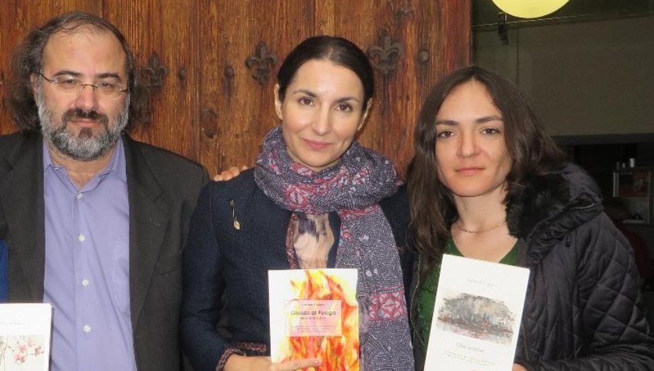 A. P. Alencart, con Carmen Palomo e Ingrid Valencia (foto de J. Alencar)