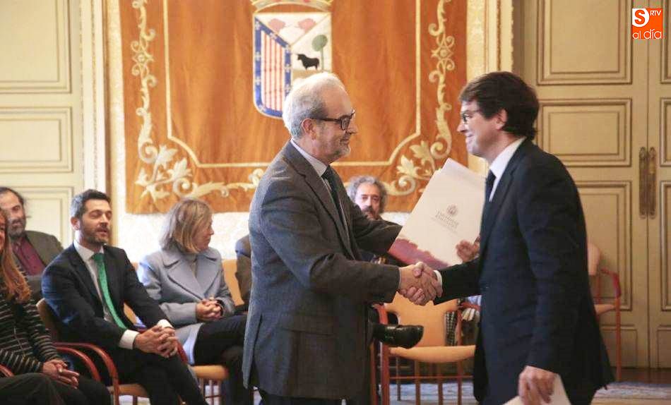 El rector de la Universidad y el alcalde de Salamanca. Foto: Alejandro López