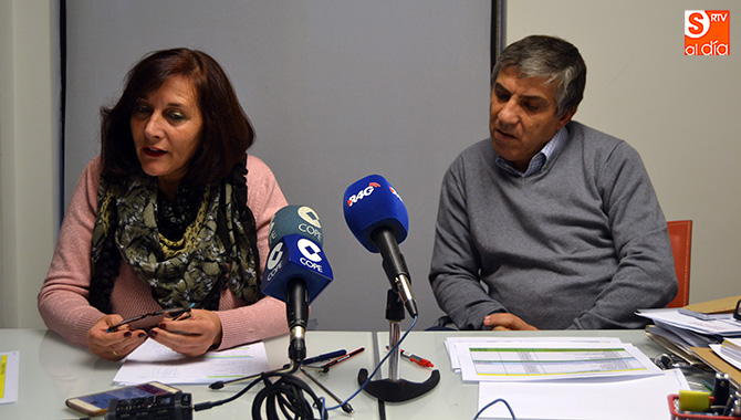 La alcaldesa Carmen Ávila y el concejal de Economía, Isidro Rodríguez, presentaban hoy los datos de las Ferias y Fiestas 2017