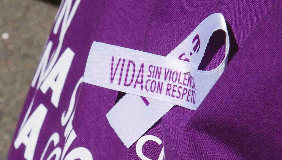 El morado recuerda la muerte de 123 trabajadoras de una industria textil en Nueva York