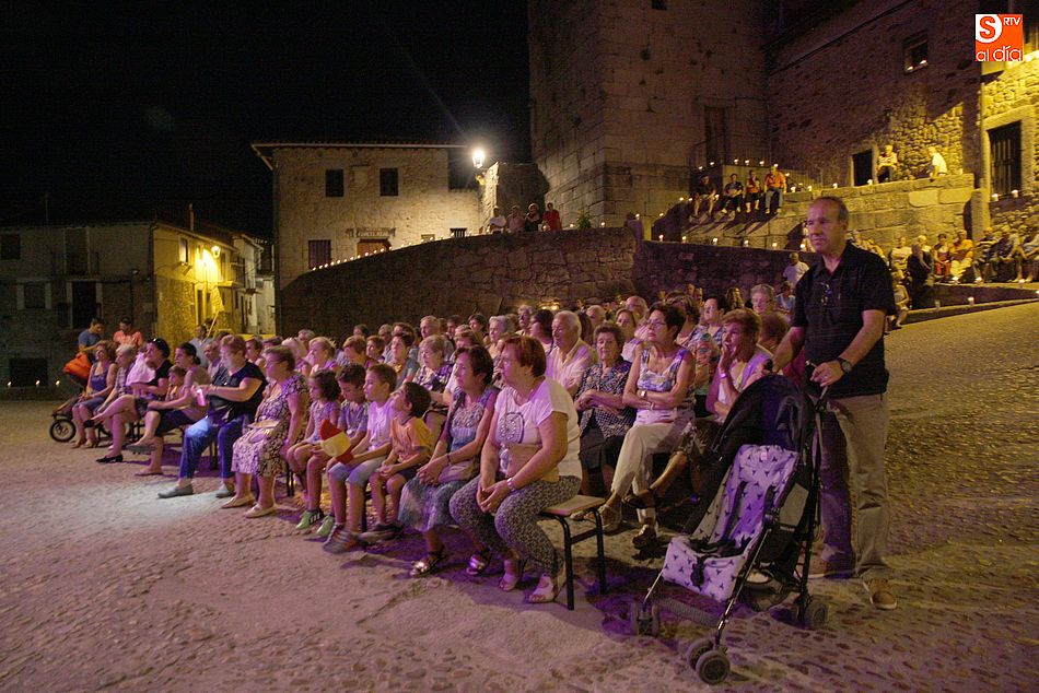 Público en Miranda del Castañar durante una actividad cultural en verano