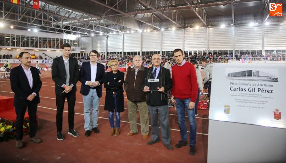 Acto de homenaje a Carlos Gil Pérez en las nuevas pistas de atletismo de Salamanca