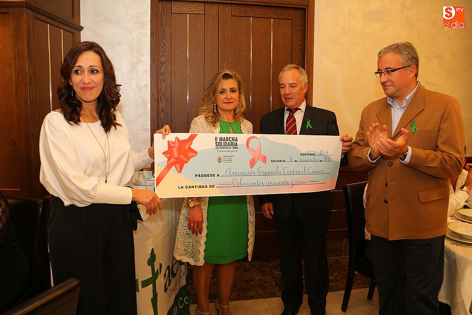 El Ayuntamiento entregó el cheque con la recaudación obtenida en la II Marcha Solidaria de Tonda