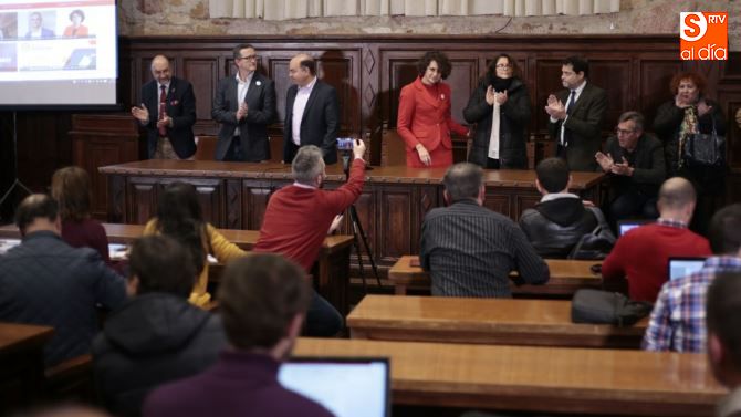 María Ángeles Serrano, tras conocer los resultados. Fotos: Alejandro López