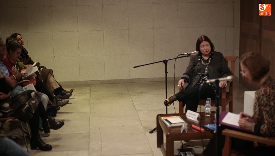 La escritora Nélida Piñón, en el encuentro celebrado en la Casa de las Conchas. Foto: Alejandro López
