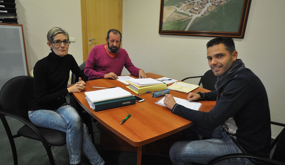 Los concejales Natalia Sánchez, Pedro Gallego y el alcalde, Cándido Cabezas