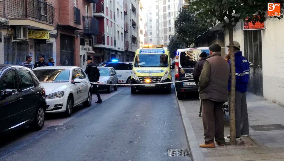 Zona acordonada en la calle Vasco de Gama, donde tuvo lugar este suceso