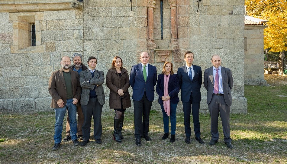 Castresana y Ponte en la visita a la iglesia de Covas de Barroso