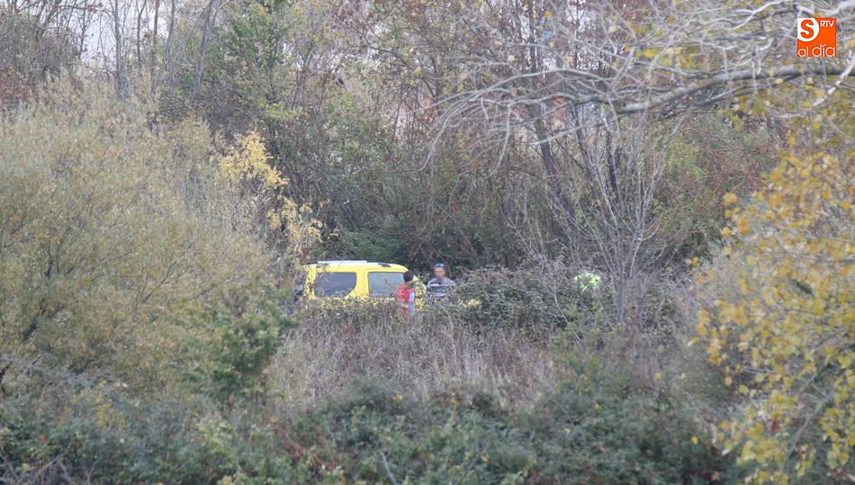 Los efectivos de búsqueda localizaban el cadáver en la orilla del Tormes / ALBERTO MARTÍN