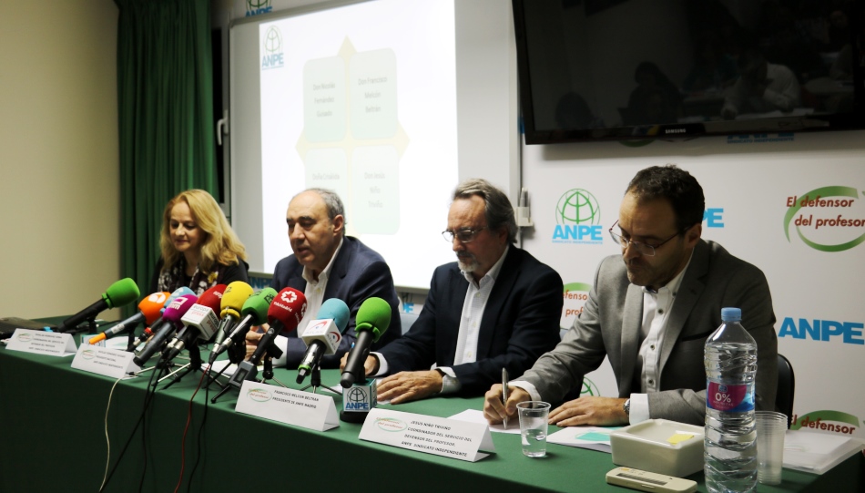 Presentación del informe del Defensor del Profesor de ANPE