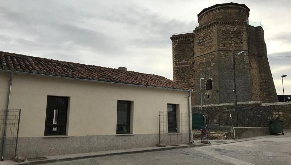 Fachada de la Casa de los Maestros de Alba para los que irá destinada una subvención.