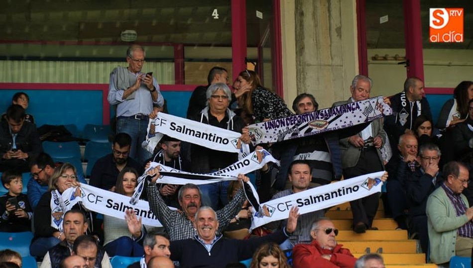 Aficionados del CF Salmantino UDS, en un partido de la presente temporada.