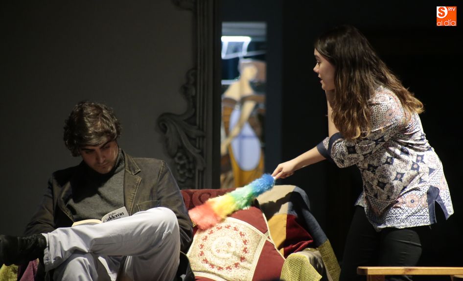 Lleno en la Casa Lis para disfrutar de la representación de la obra teatral ‘El nombre’  