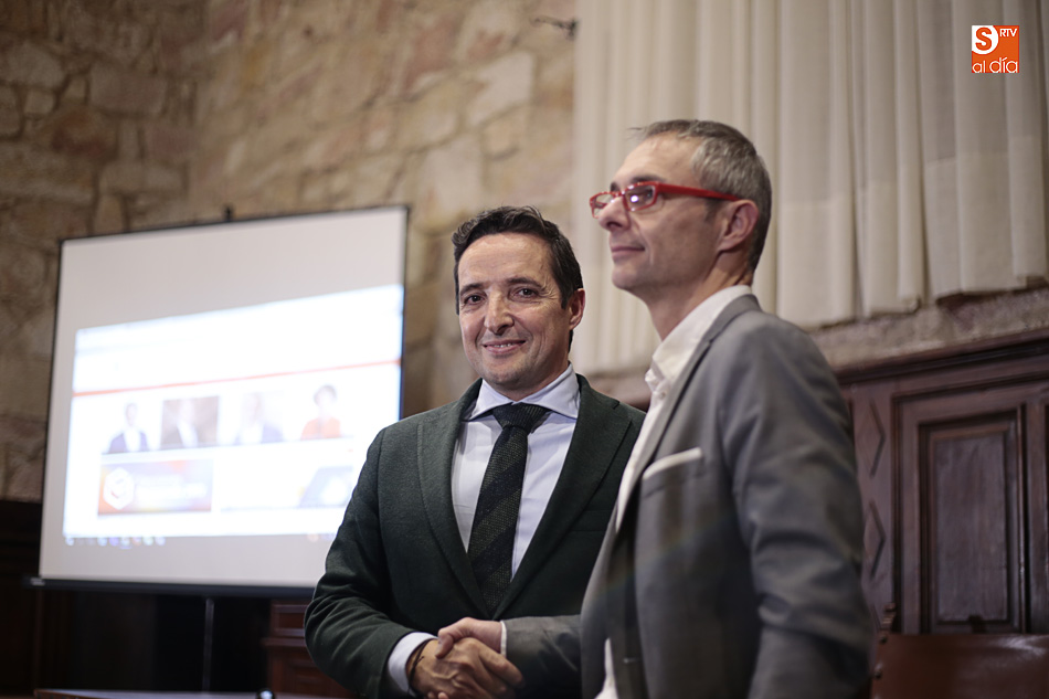 Corchado y Rivero se felicitan tras la primera vuelta