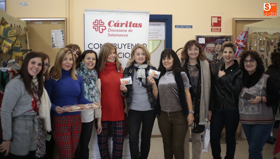 Mercadillo Solidario Europeo en la Escuela de Idiomas de Salamanca / Foto de Alejandro López
