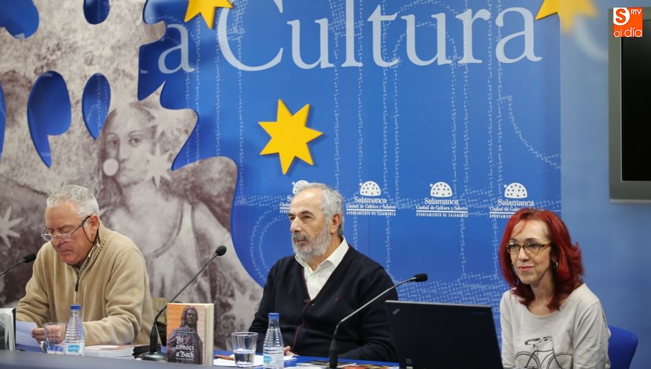 Francisco Delgado Montero, en el centro, en el acto de la Sala de la Palabra