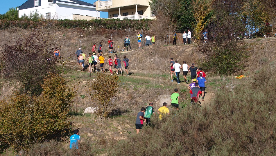 Los atletas sortean como pueden la sura subida en la última edición.