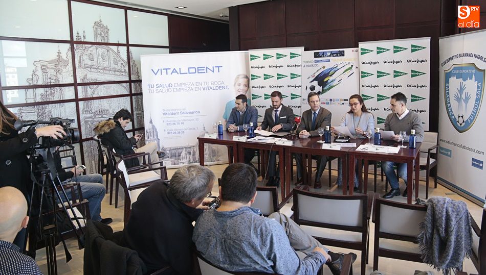 Momentos previos a la presentación. Foto: Alejandro López