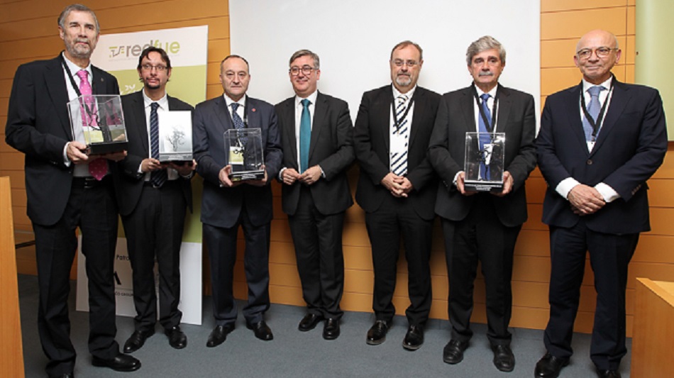 Los representantes de las Universidades premiadas con los galardones.