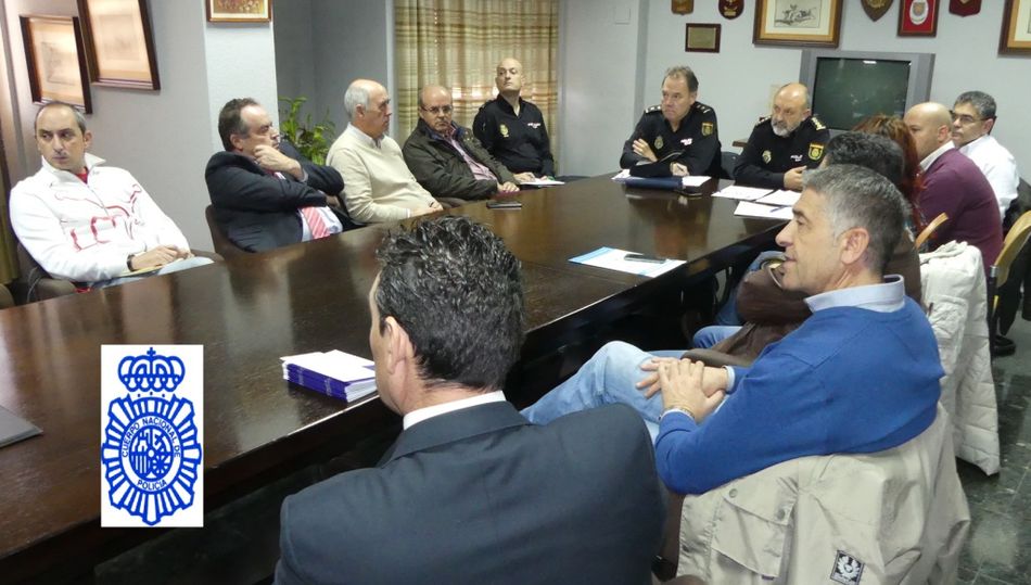 Reunión de la Policía Nacional de Salamanca con representantes del sector de la seguridad privada