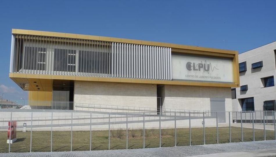 Fachada del Centro de Láseres Pulsado.