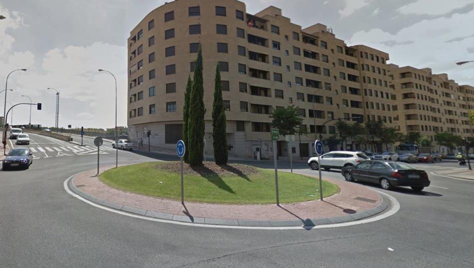 	Rotonda que comunica el paseo de la Estación con la avenida de los Cipreses